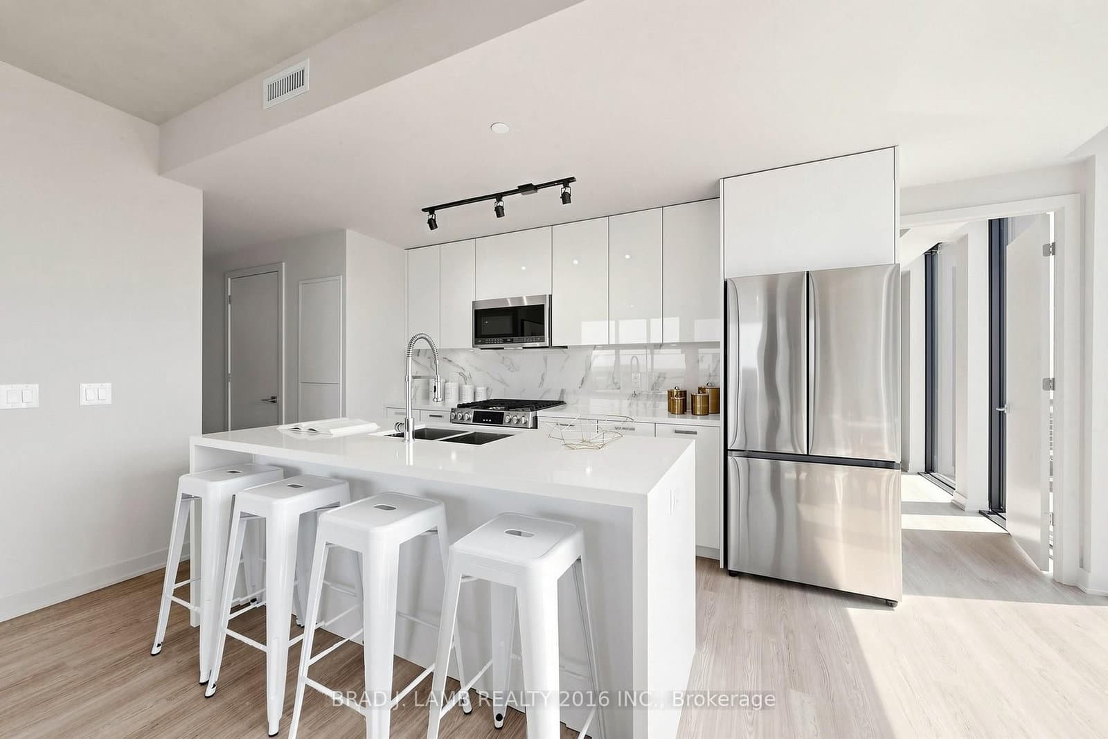 284 King Street E, Unit 2903 thumbnail 8