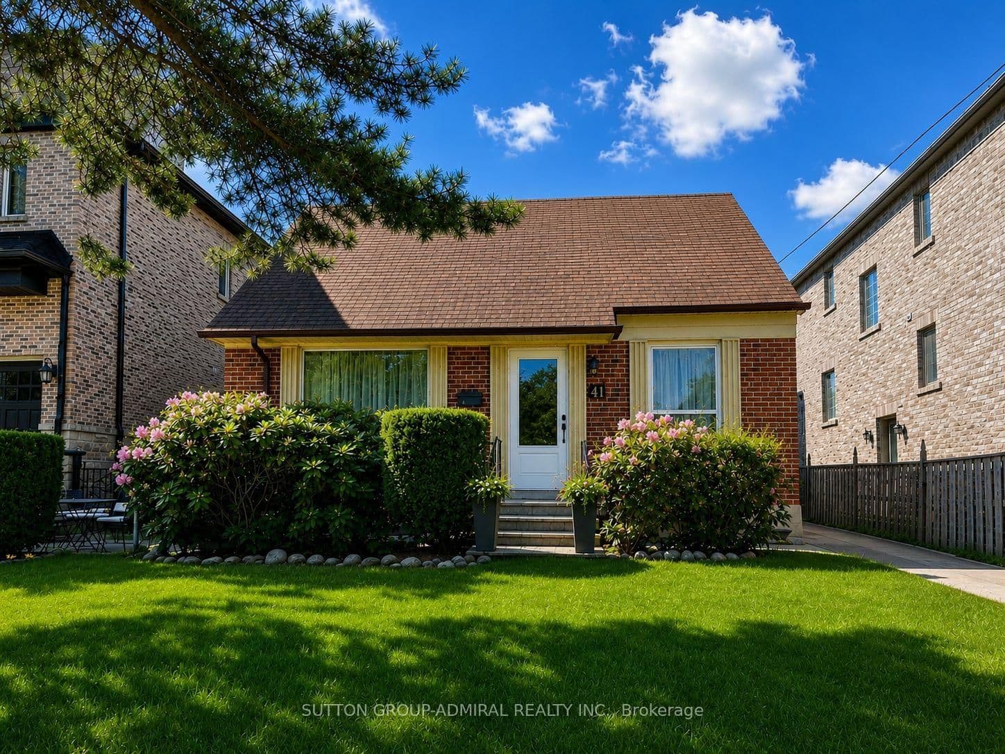 41 Athabaska Avenue - Image 1