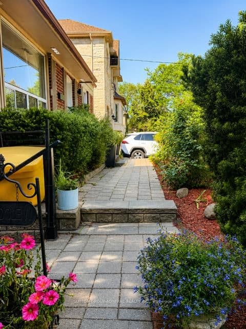 41 Athabaska Avenue thumbnail 26