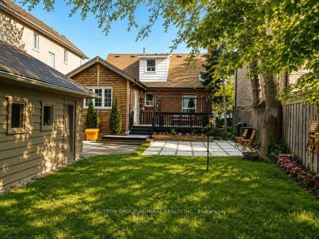 41 Athabaska Avenue thumbnail 43
