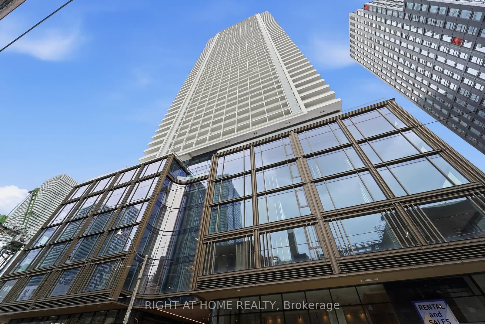 88 Queen Street E, Unit 4711