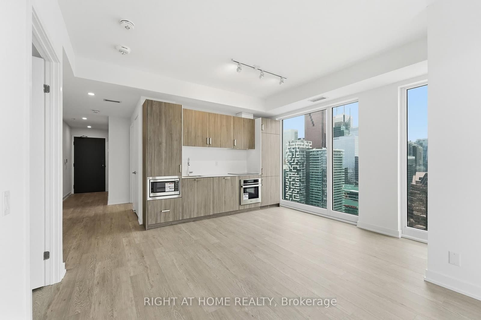88 Queen Street E, Unit 4711 thumbnail 11