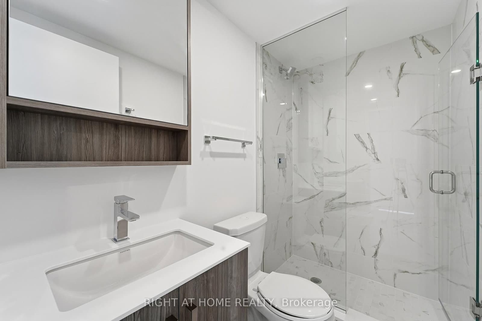 88 Queen Street E, Unit 4711 thumbnail 6