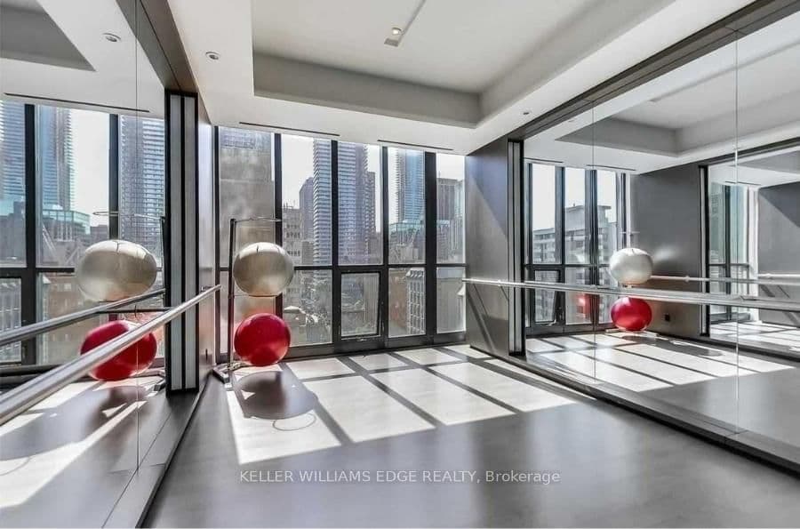 101 Charles Street E, Unit 2809 thumbnail 13