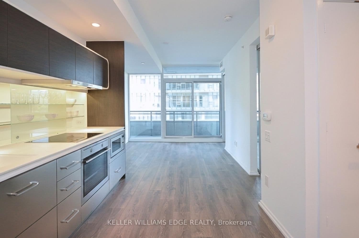 45 Charles Street E, Unit 4005 thumbnail 2