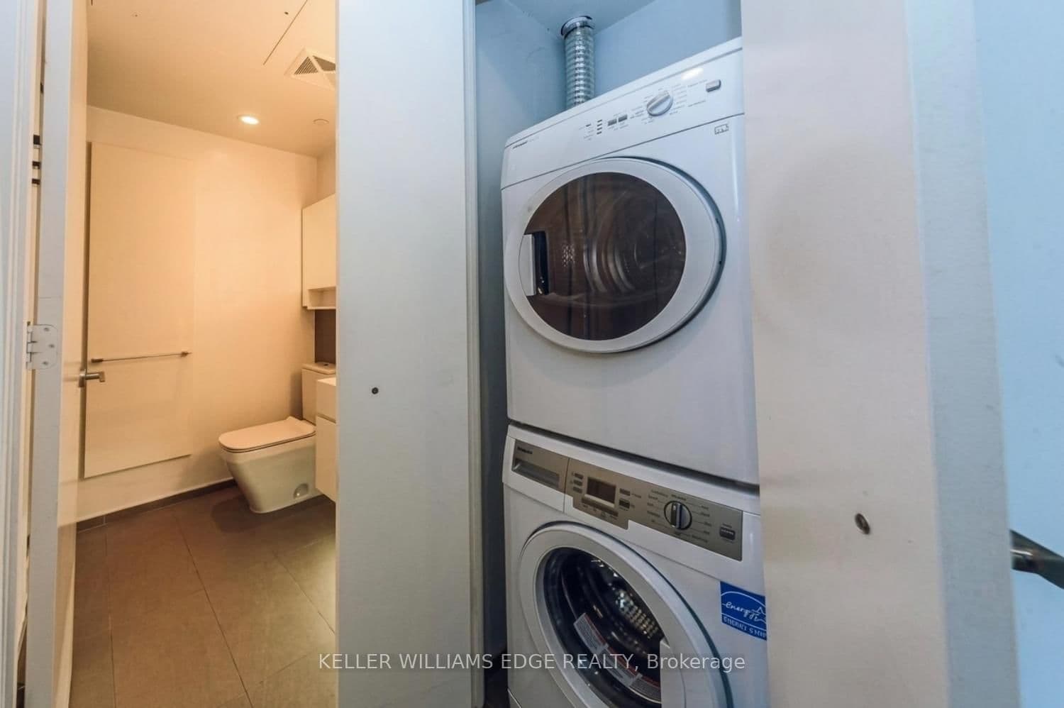 45 Charles Street E, Unit 4005 thumbnail 8