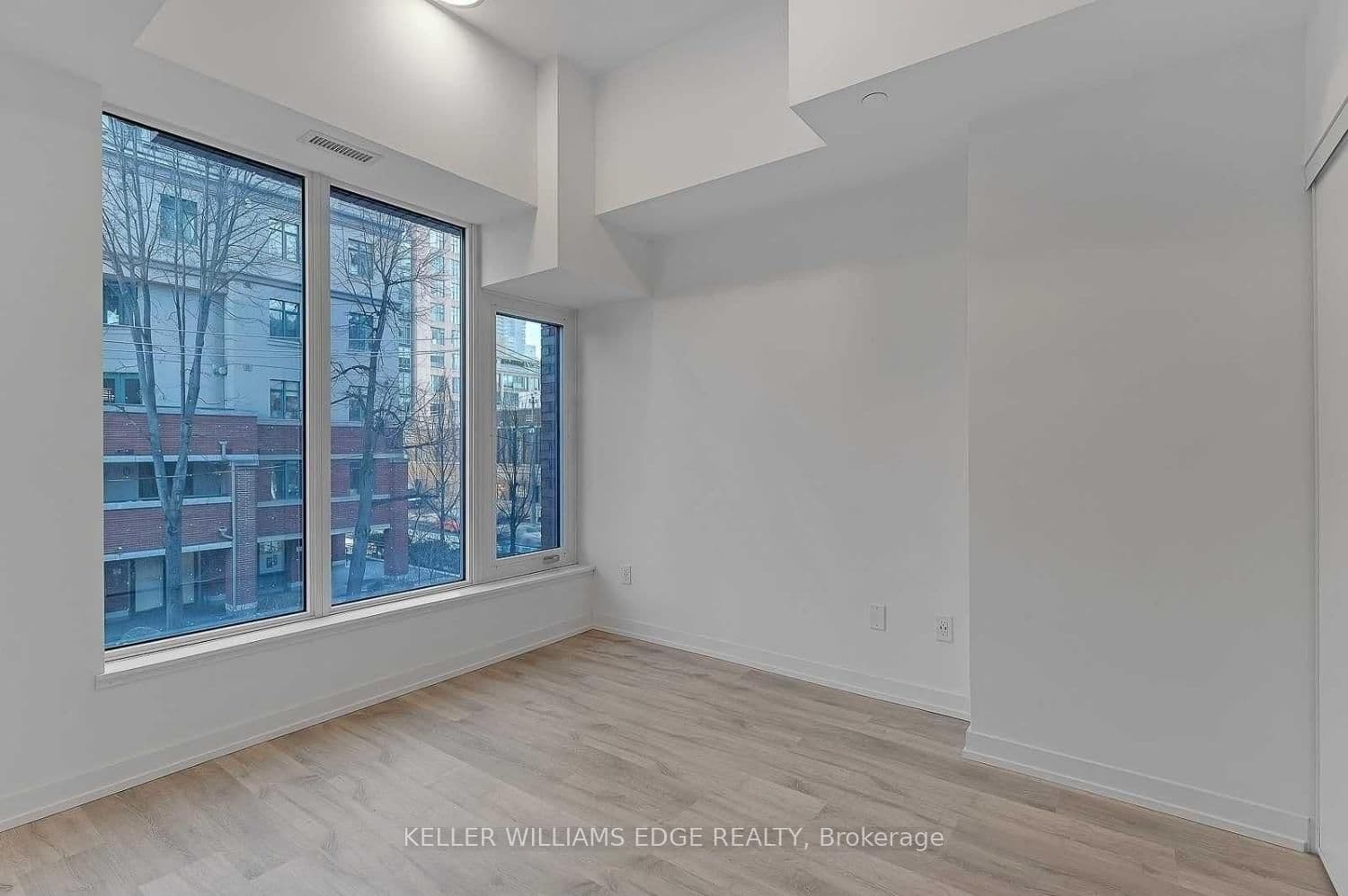2 Augusta Avenue, Unit 202 thumbnail 9