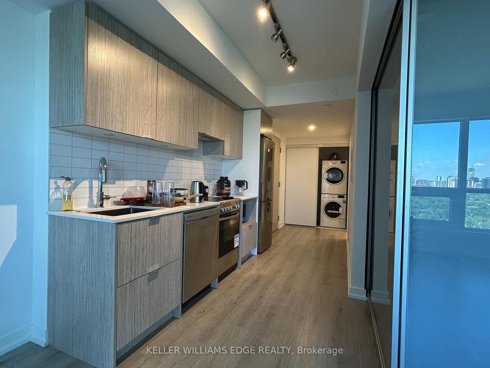 395 Bloor Street E, Unit 2407 thumbnail 7
