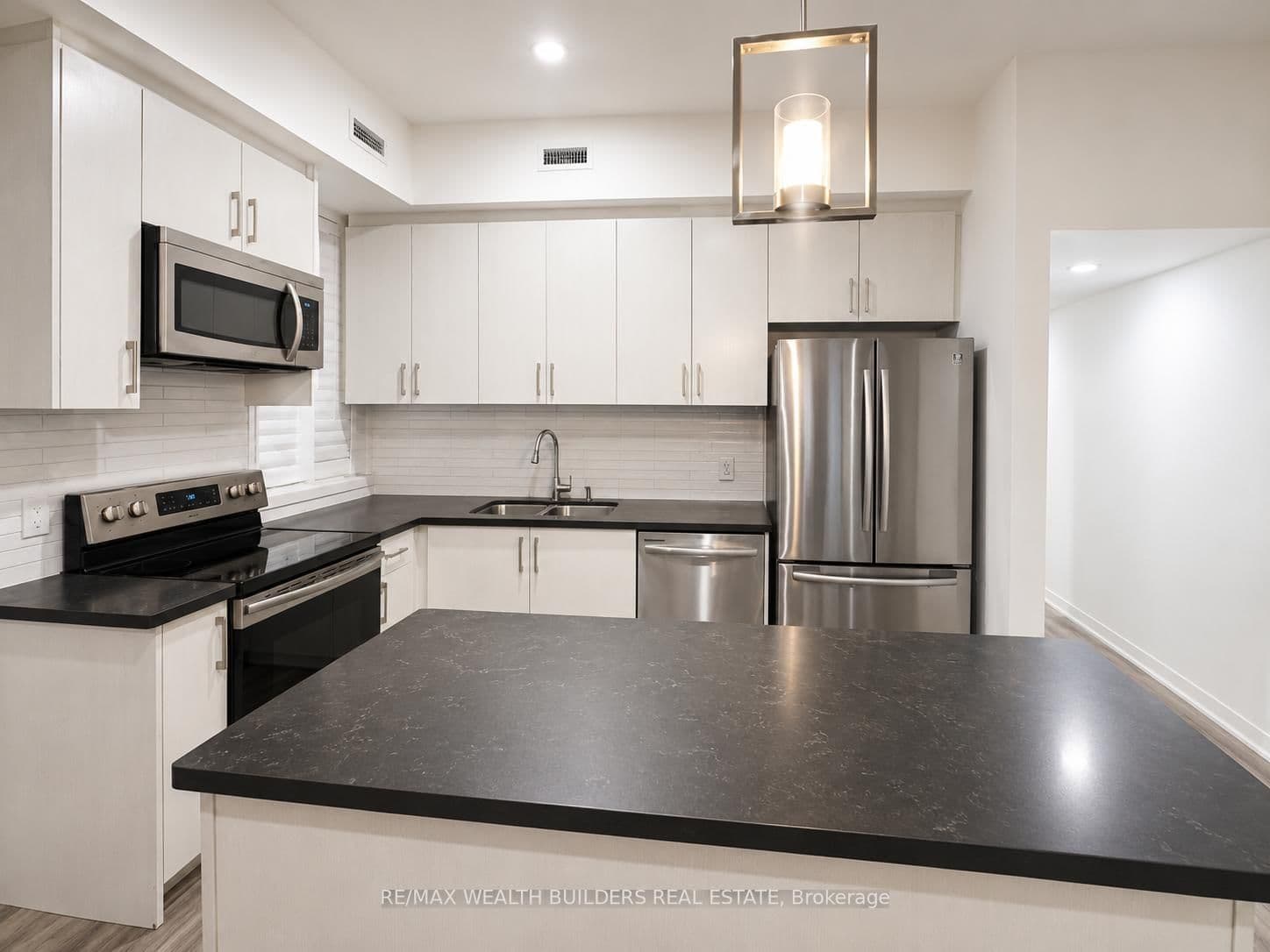 211 Jarvis Street, Unit 4 thumbnail 5