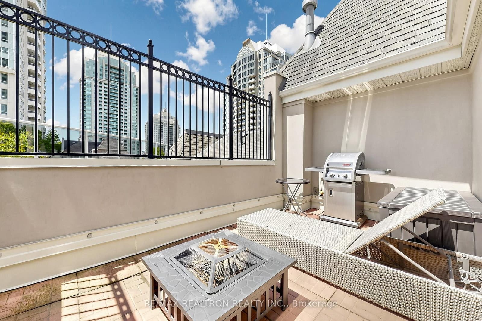 3 Rean Drive, Unit Th16 thumbnail 2