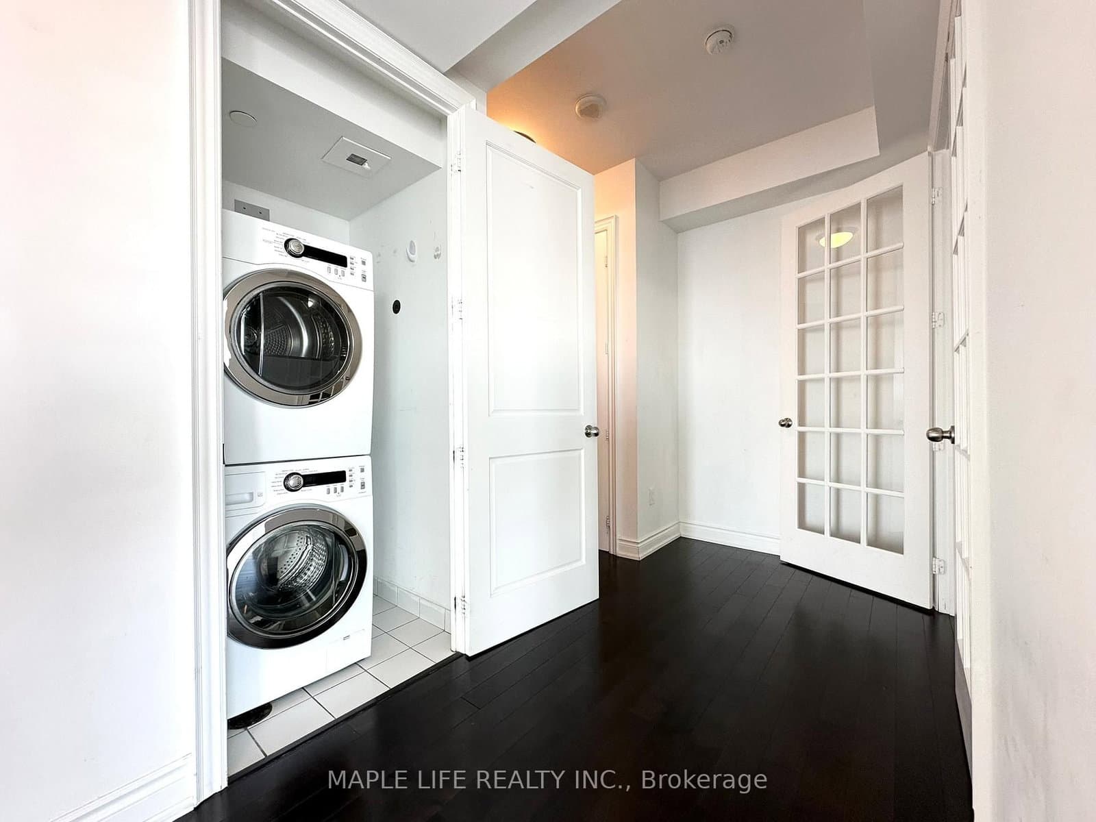 388 Yonge Street, Unit 6110 thumbnail 18