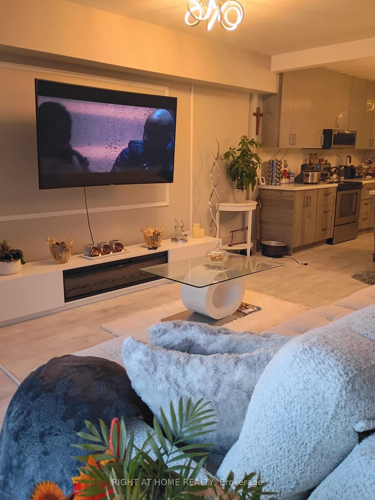33 Harbour Square, Unit 2407 thumbnail 5