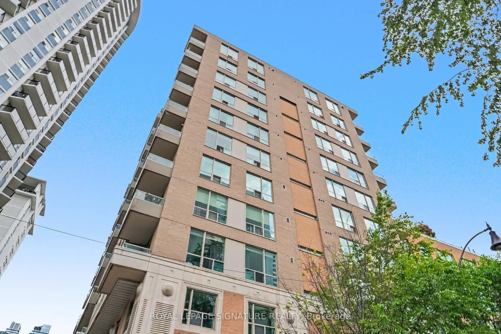 70 Alexander Street, Unit 406 thumbnail 2