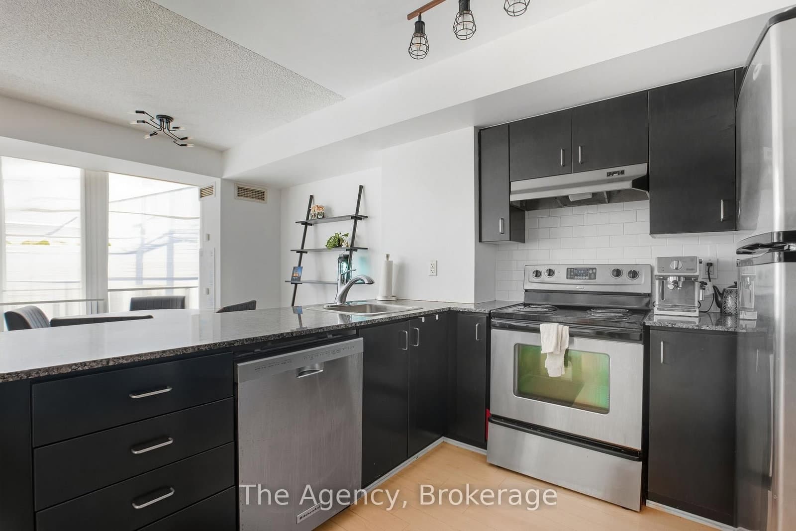 #210 - 76 Shuter Street