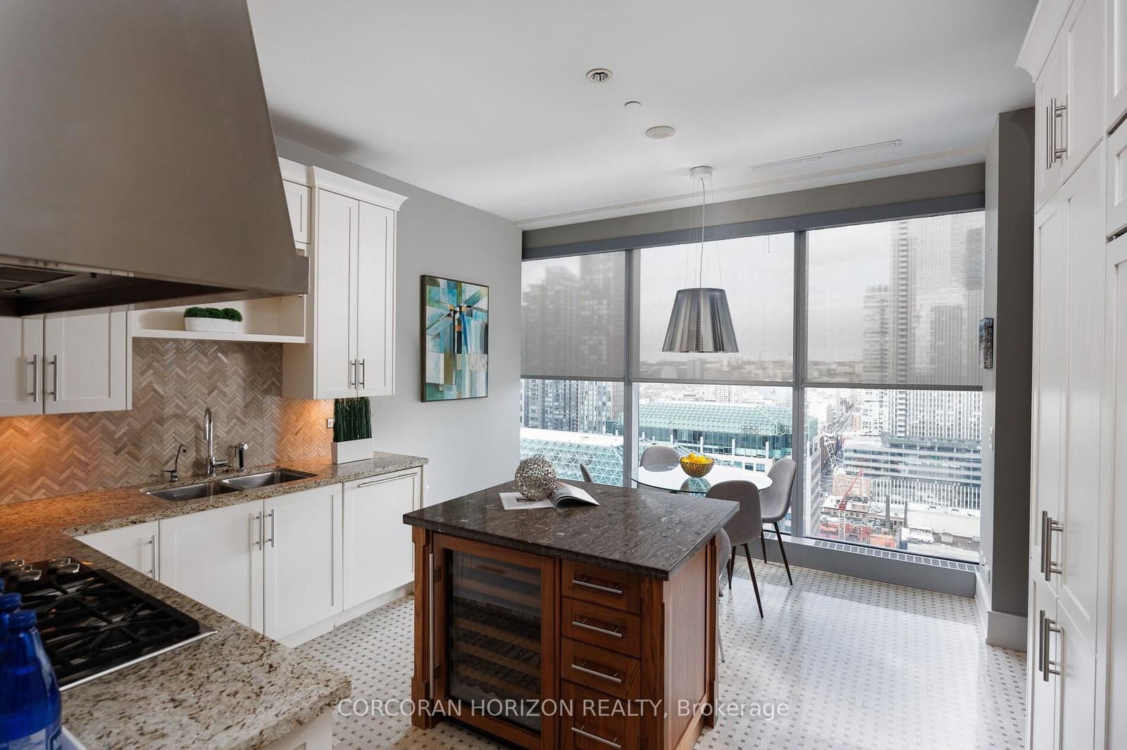 183 Wellington Street W, Unit 2403 thumbnail 16