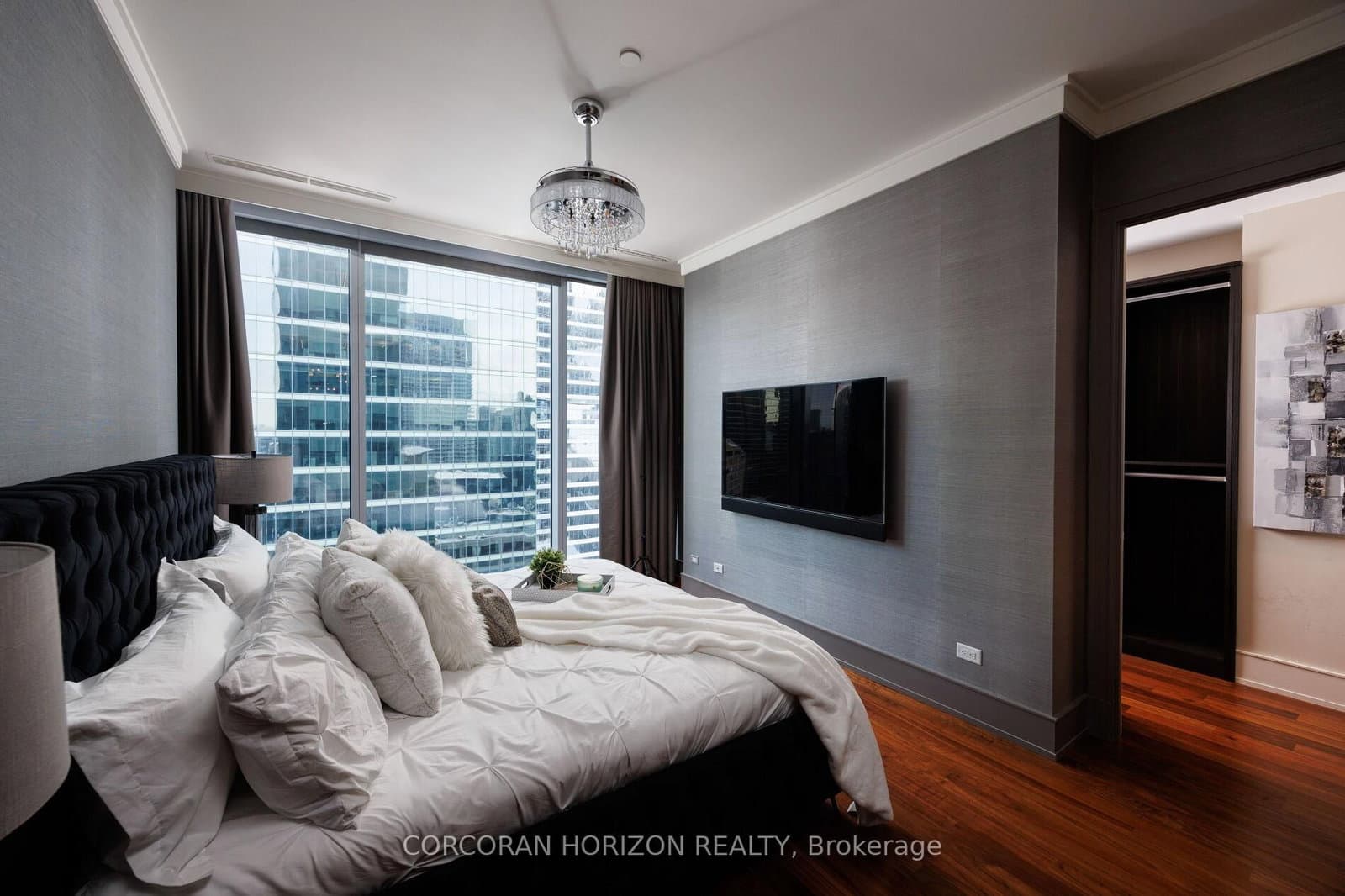183 Wellington Street W, Unit 2403 thumbnail 24