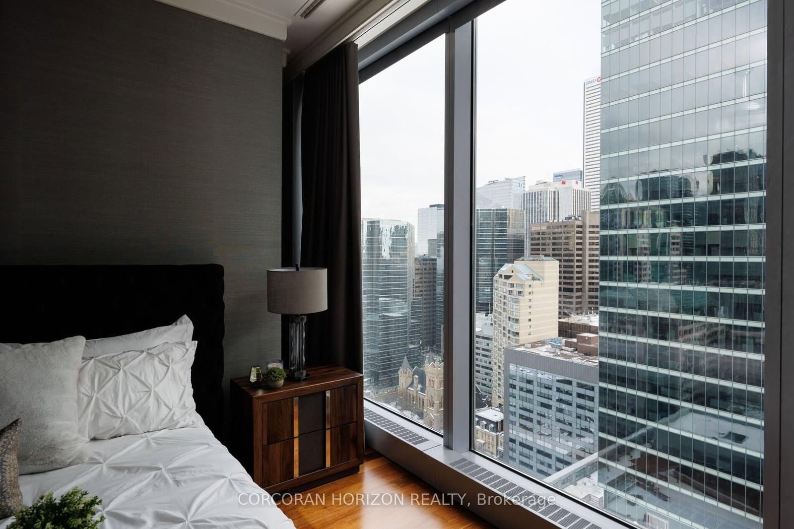 183 Wellington Street W, Unit 2403 thumbnail 26