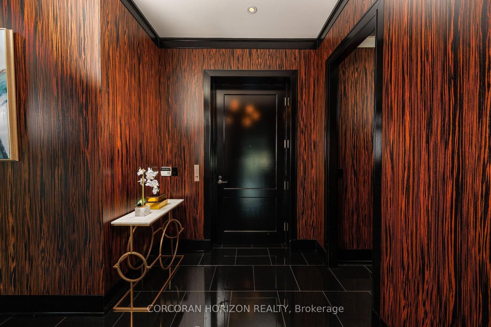 183 Wellington Street W, Unit 2403 thumbnail 3