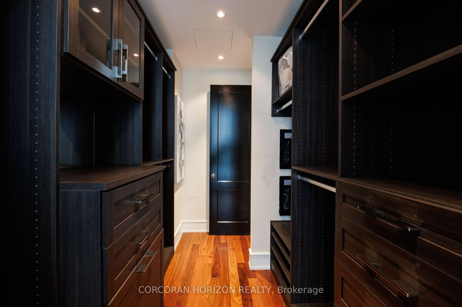 183 Wellington Street W, Unit 2403 thumbnail 32