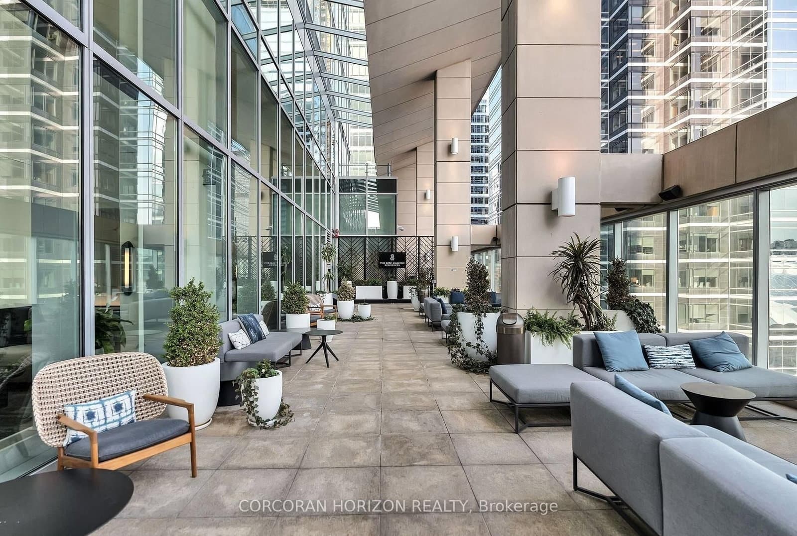 183 Wellington Street W, Unit 2403 thumbnail 38