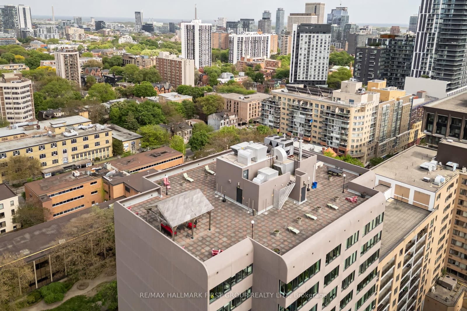 256 Jarvis Street, Unit 12D thumbnail 10
