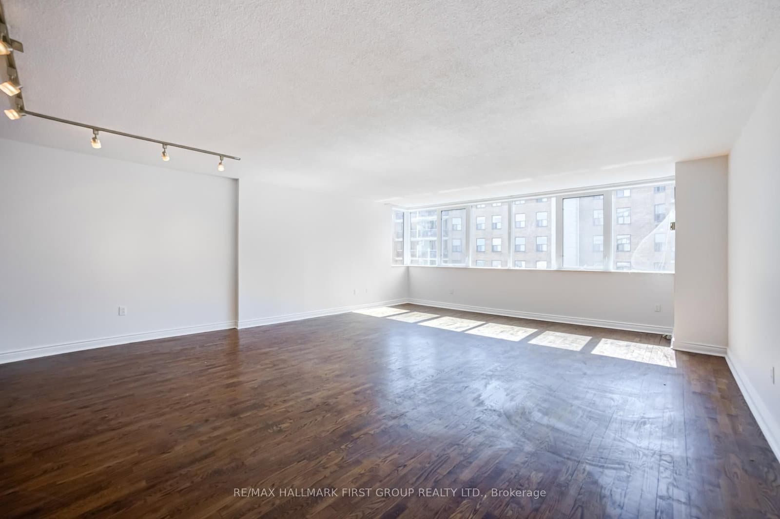 256 Jarvis Street, Unit 12D thumbnail 15