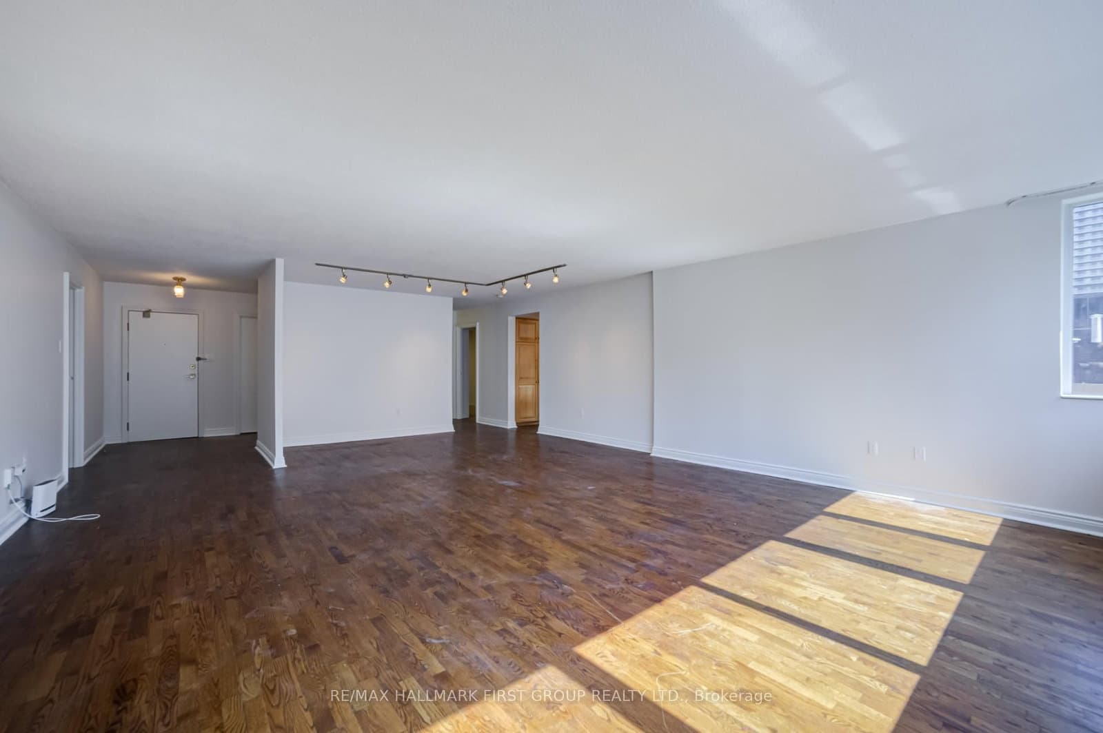 256 Jarvis Street, Unit 12D thumbnail 16