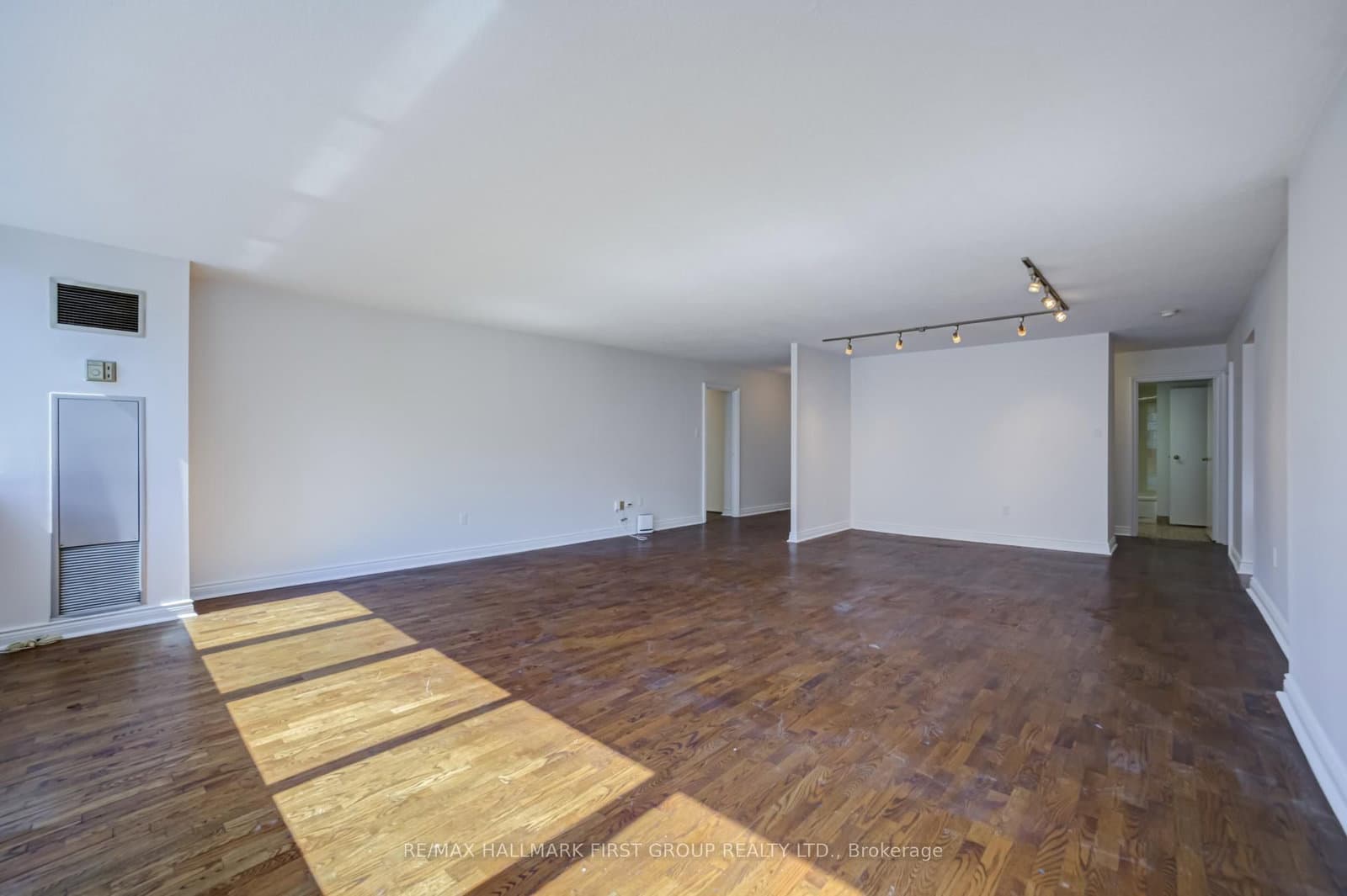 256 Jarvis Street, Unit 12D thumbnail 17