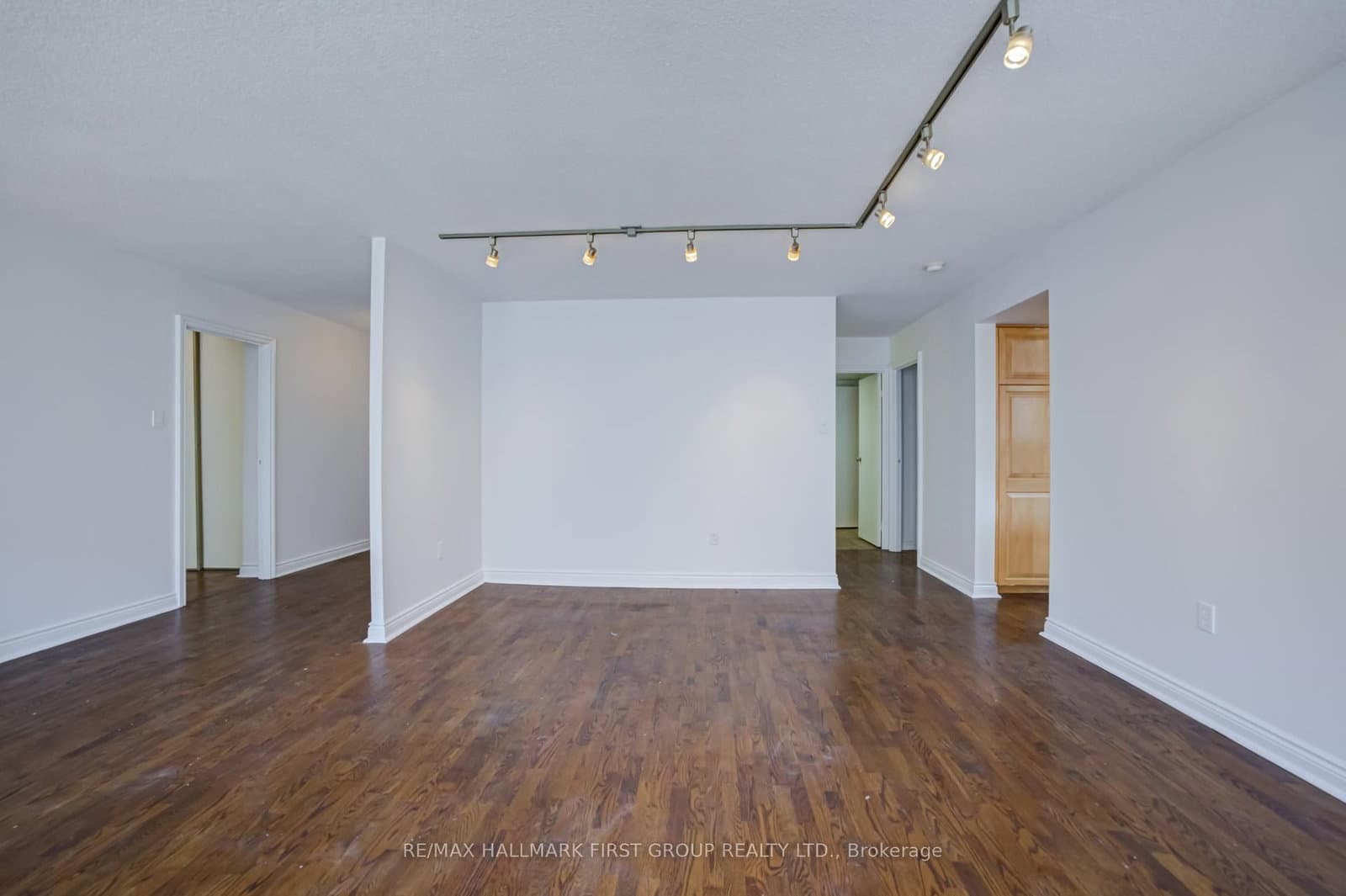 256 Jarvis Street, Unit 12D thumbnail 18