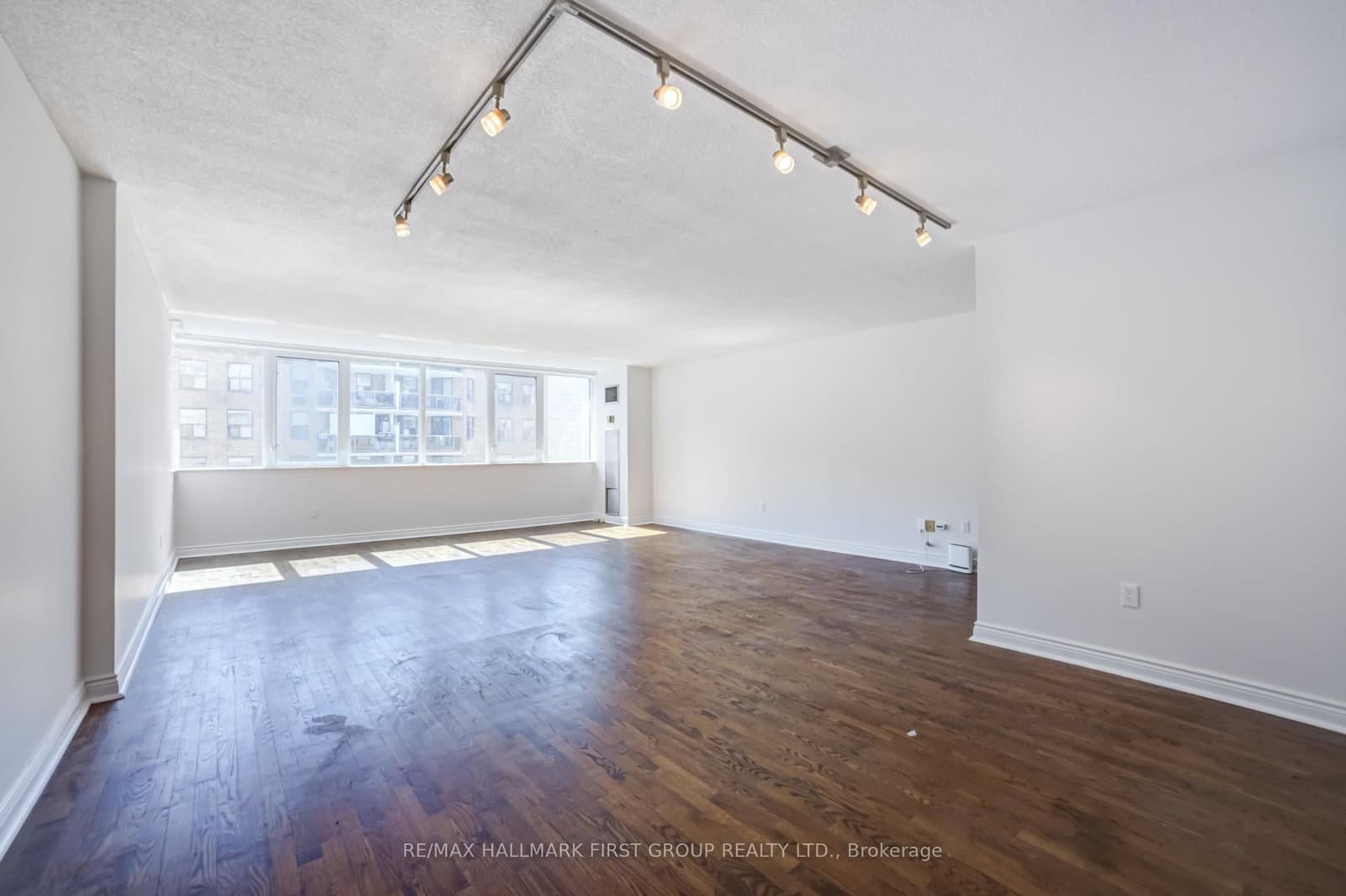256 Jarvis Street, Unit 12D thumbnail 19