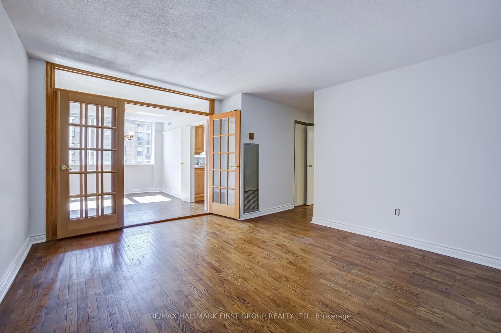 256 Jarvis Street, Unit 12D thumbnail 28