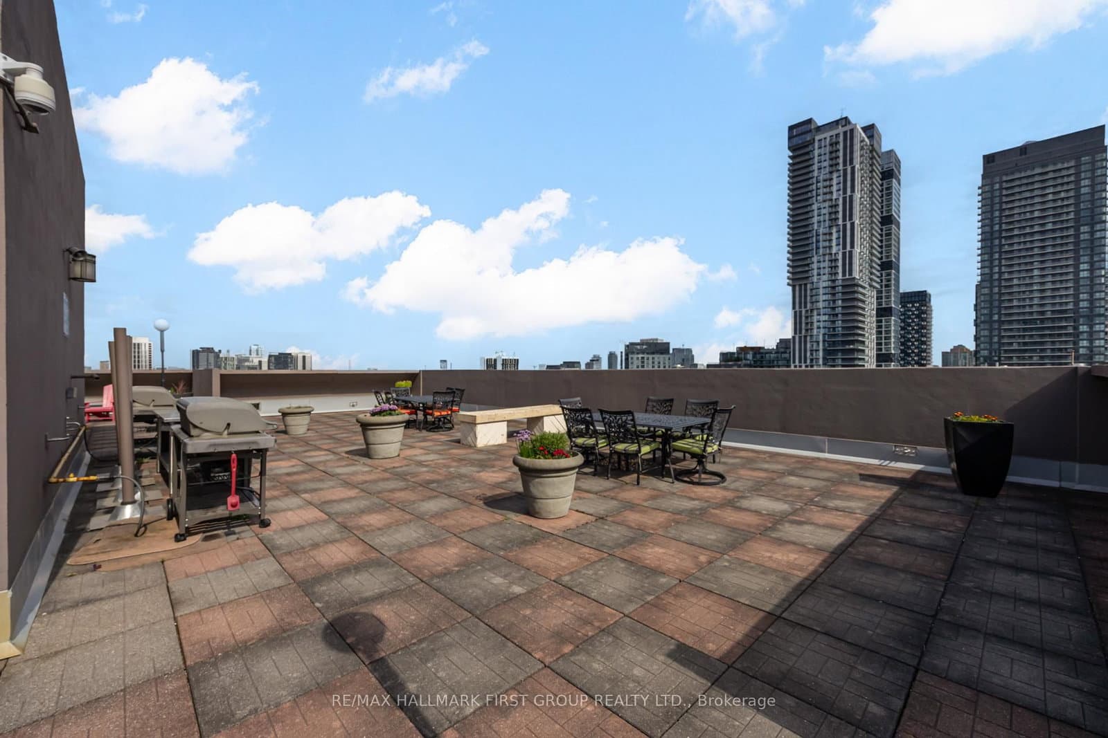 256 Jarvis Street, Unit 12D thumbnail 34