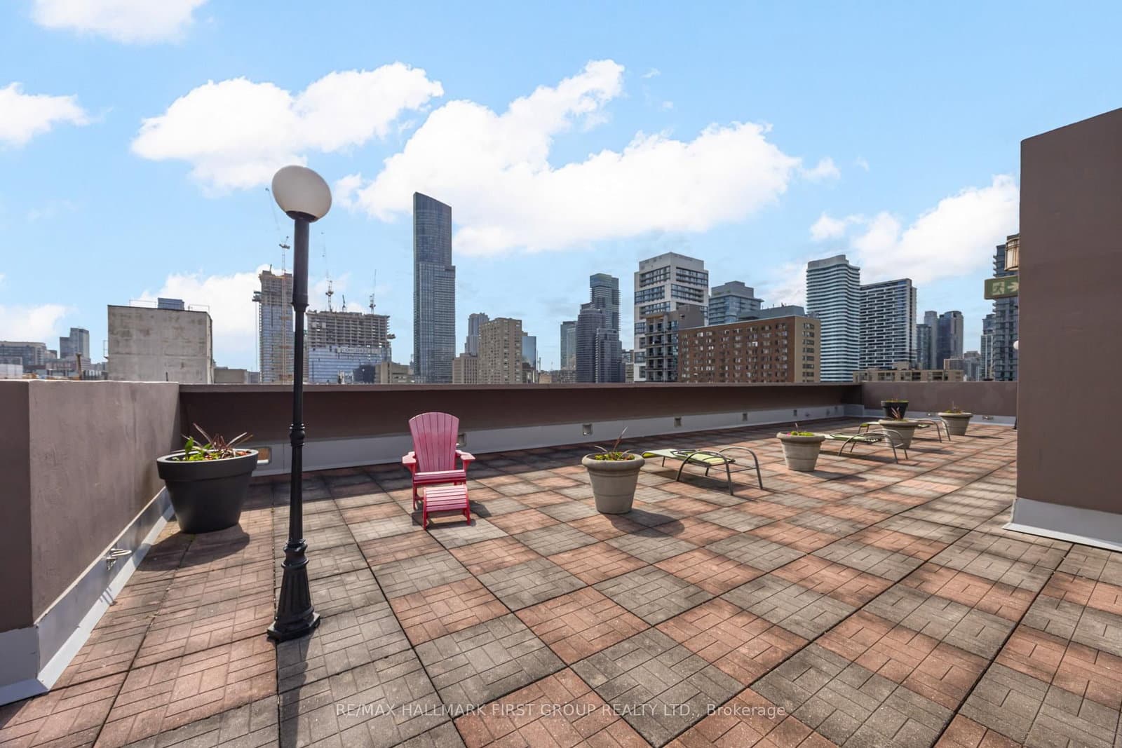 256 Jarvis Street, Unit 12D thumbnail 35