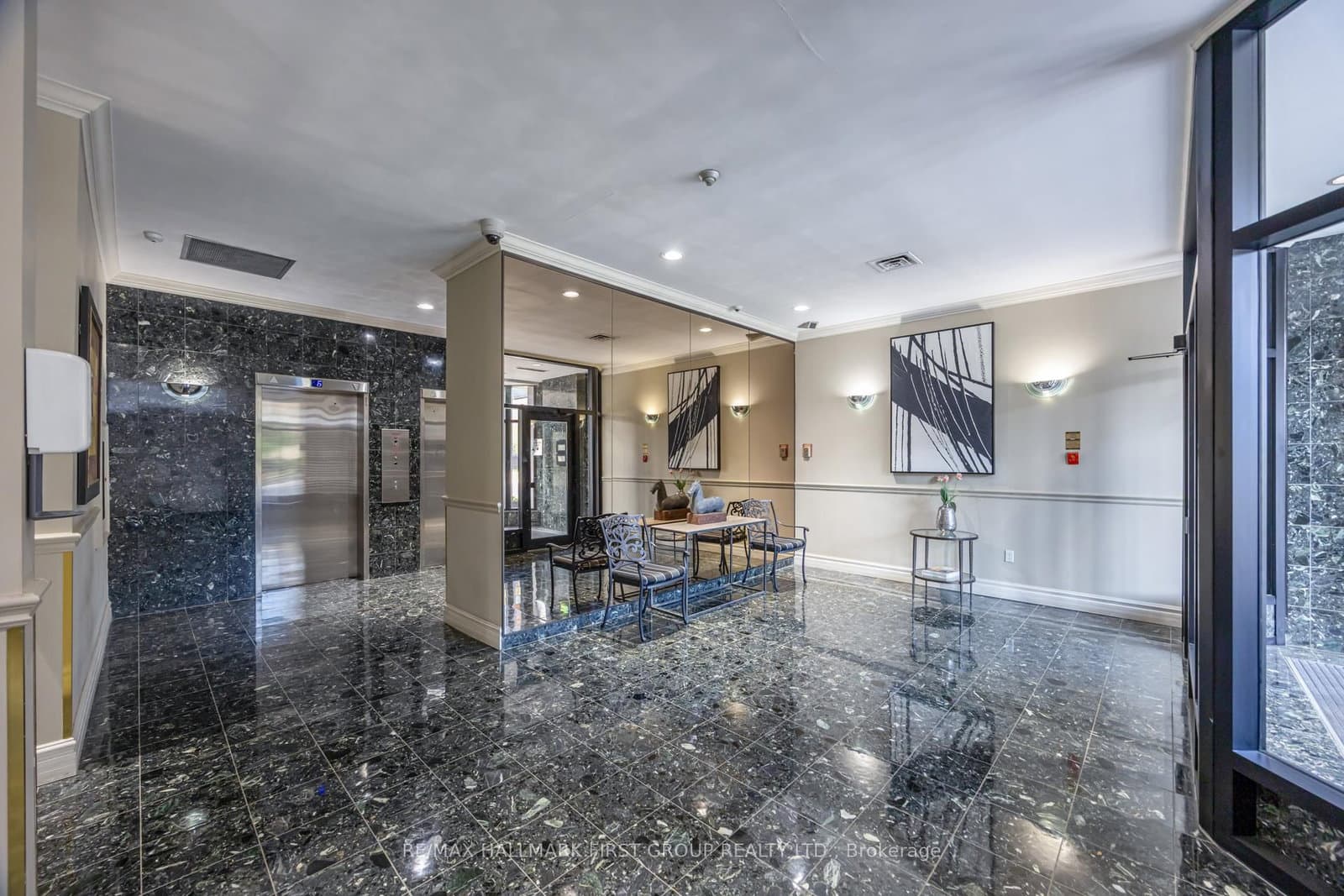 256 Jarvis Street, Unit 12D thumbnail 48