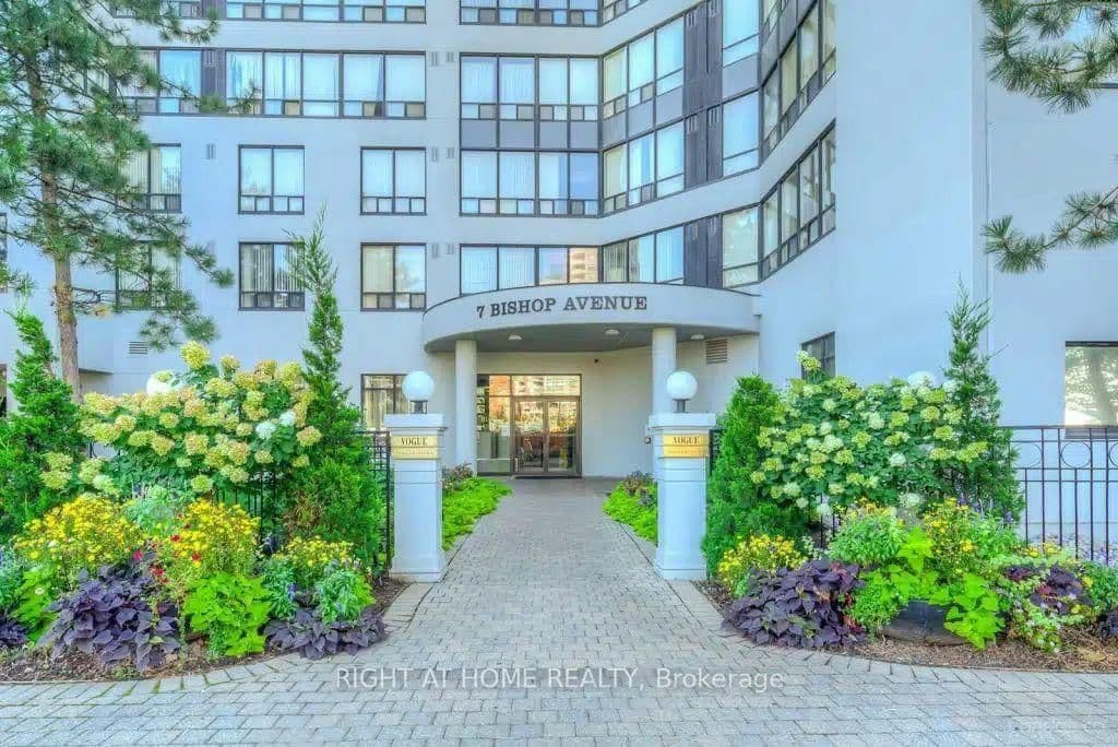 7 Bishop Avenue, Unit 905 thumbnail 3
