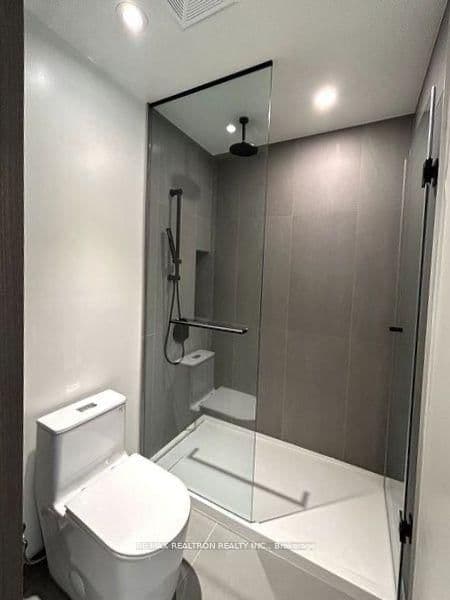 55 Charles Street E, Unit 3111 thumbnail 8