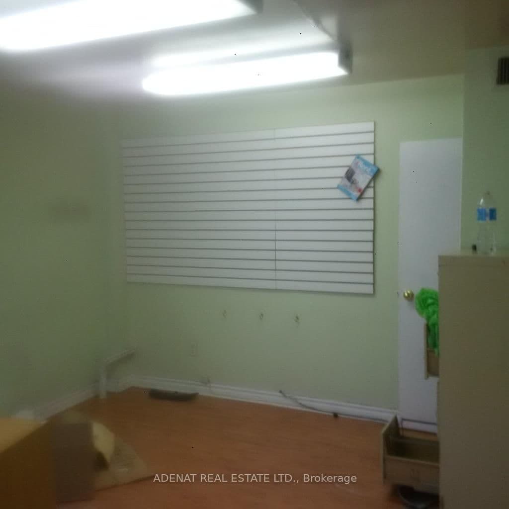 365A Wilson Avenue E, Unit #211 thumbnail 3