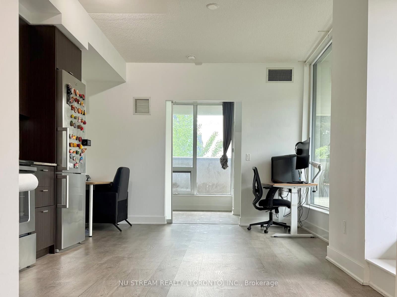 88 Sheppard Avenue E, Unit 211 thumbnail 3