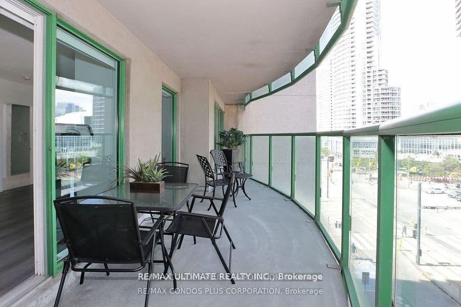 77 Harbour Square, Unit 601 thumbnail 15