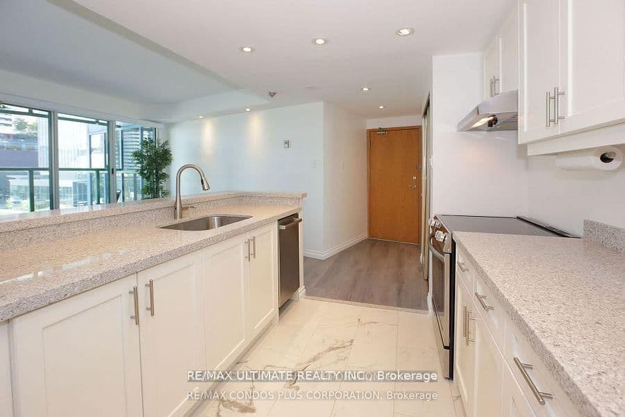 77 Harbour Square, Unit 601 thumbnail 4