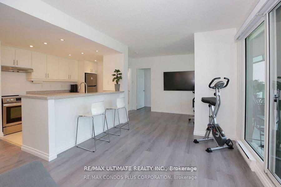 77 Harbour Square, Unit 601 thumbnail 5