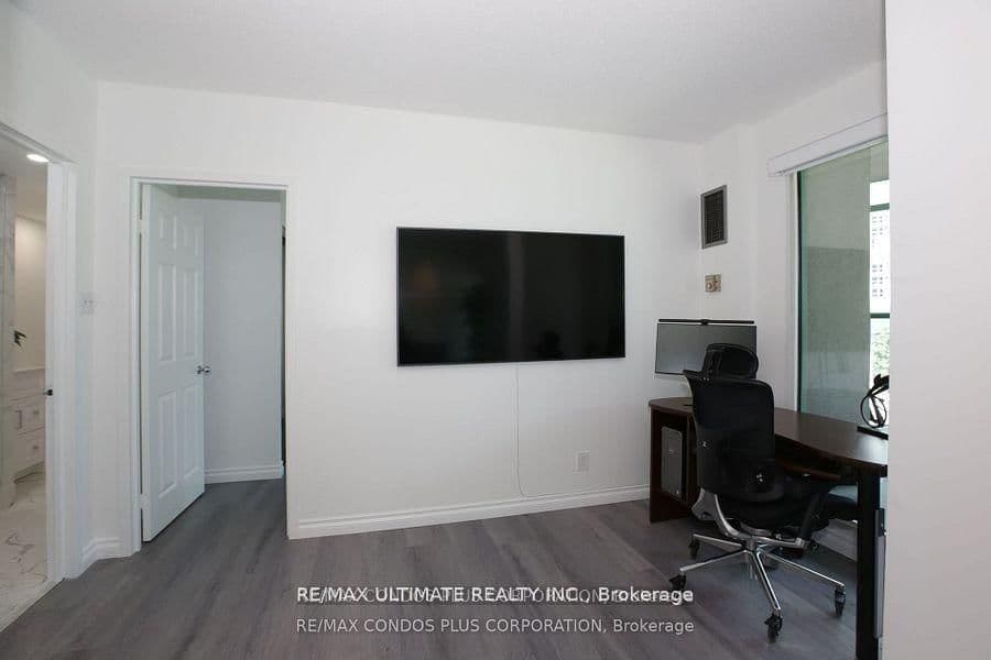 77 Harbour Square, Unit 601 thumbnail 7