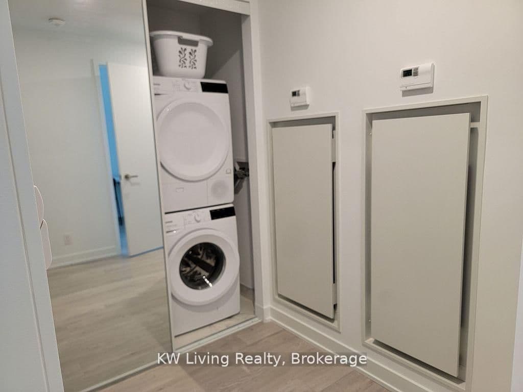 88 Queen Street E, Unit 5609 thumbnail 11