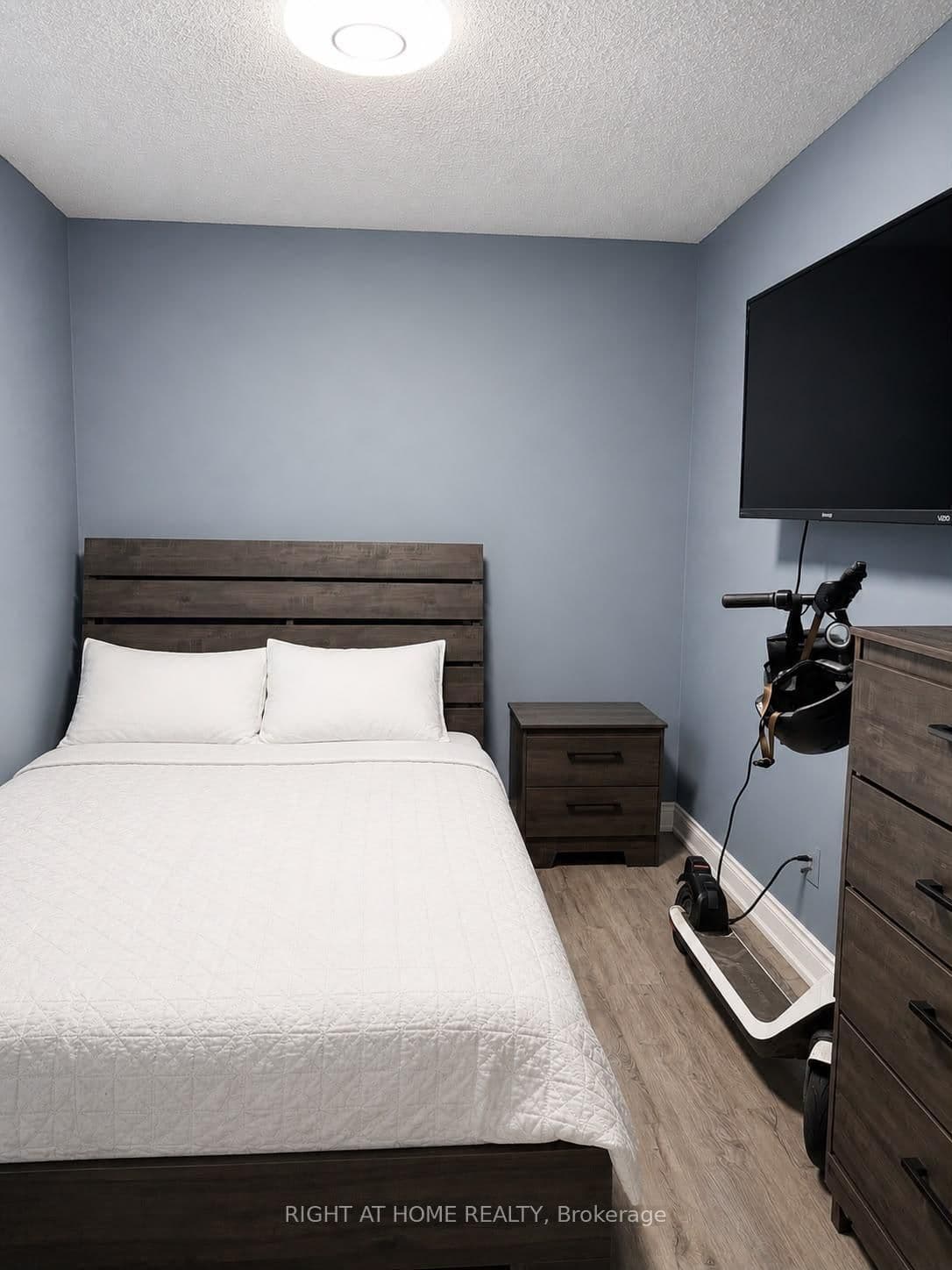 8 Mckee Avenue, Unit 201 thumbnail 14