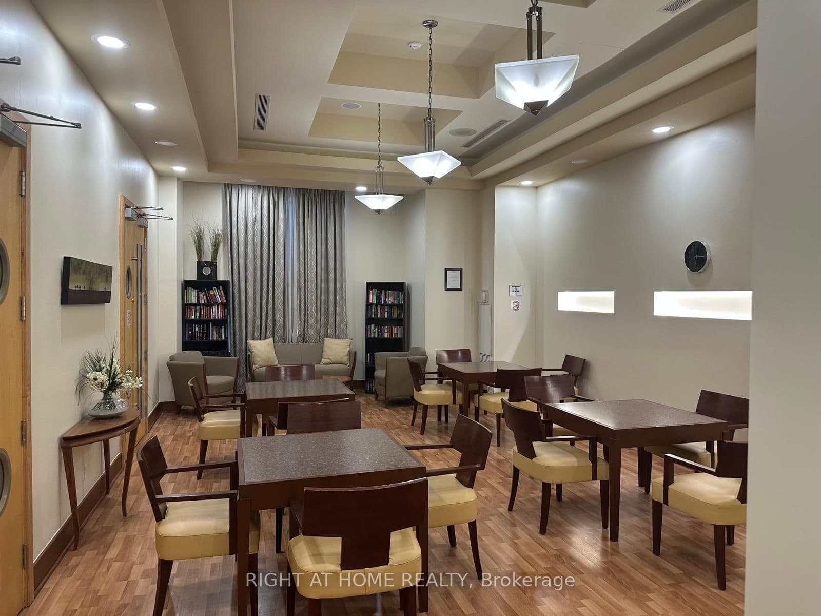 8 Mckee Avenue, Unit 201 thumbnail 24