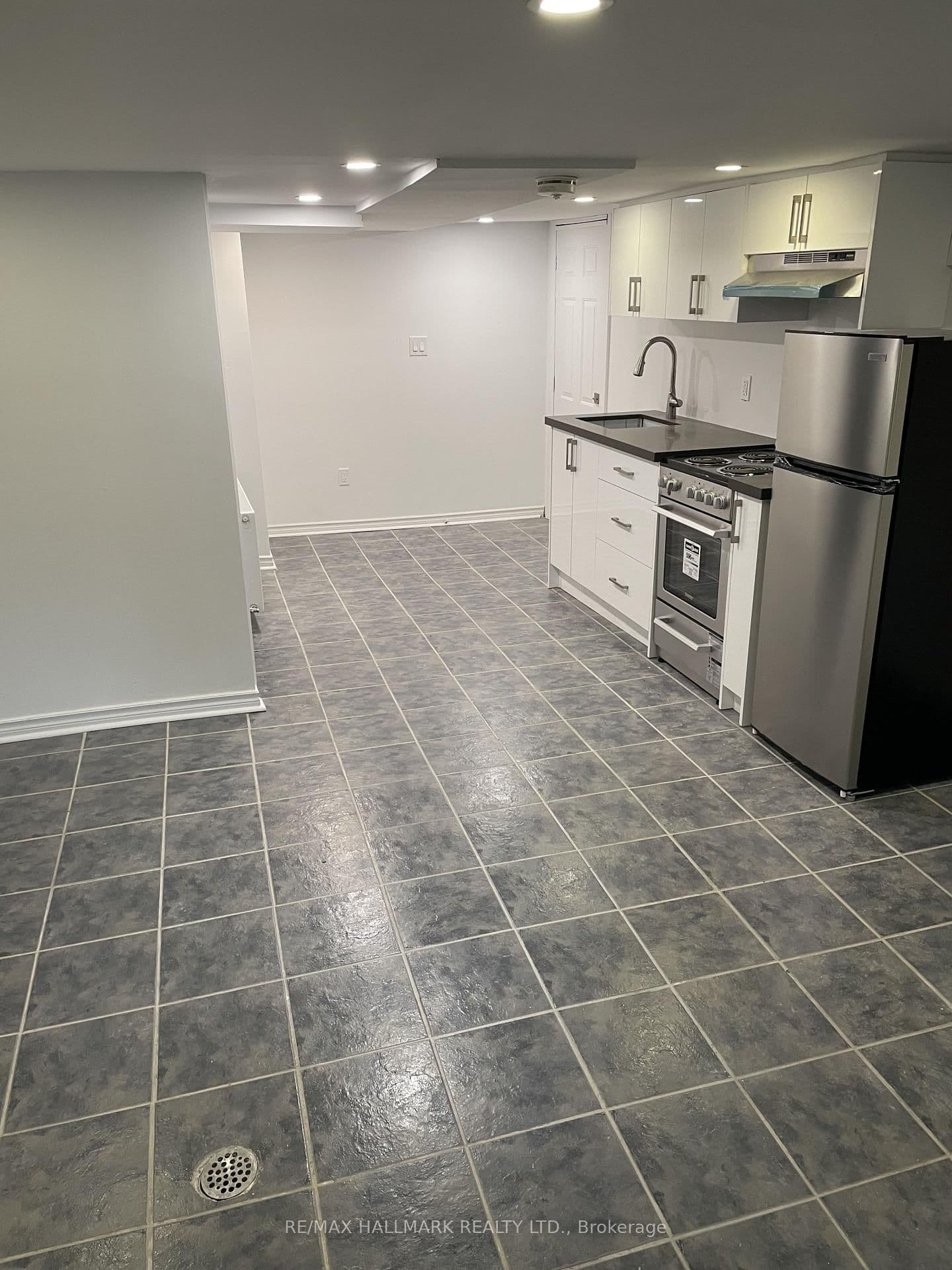 414 Dundas Street E thumbnail 25