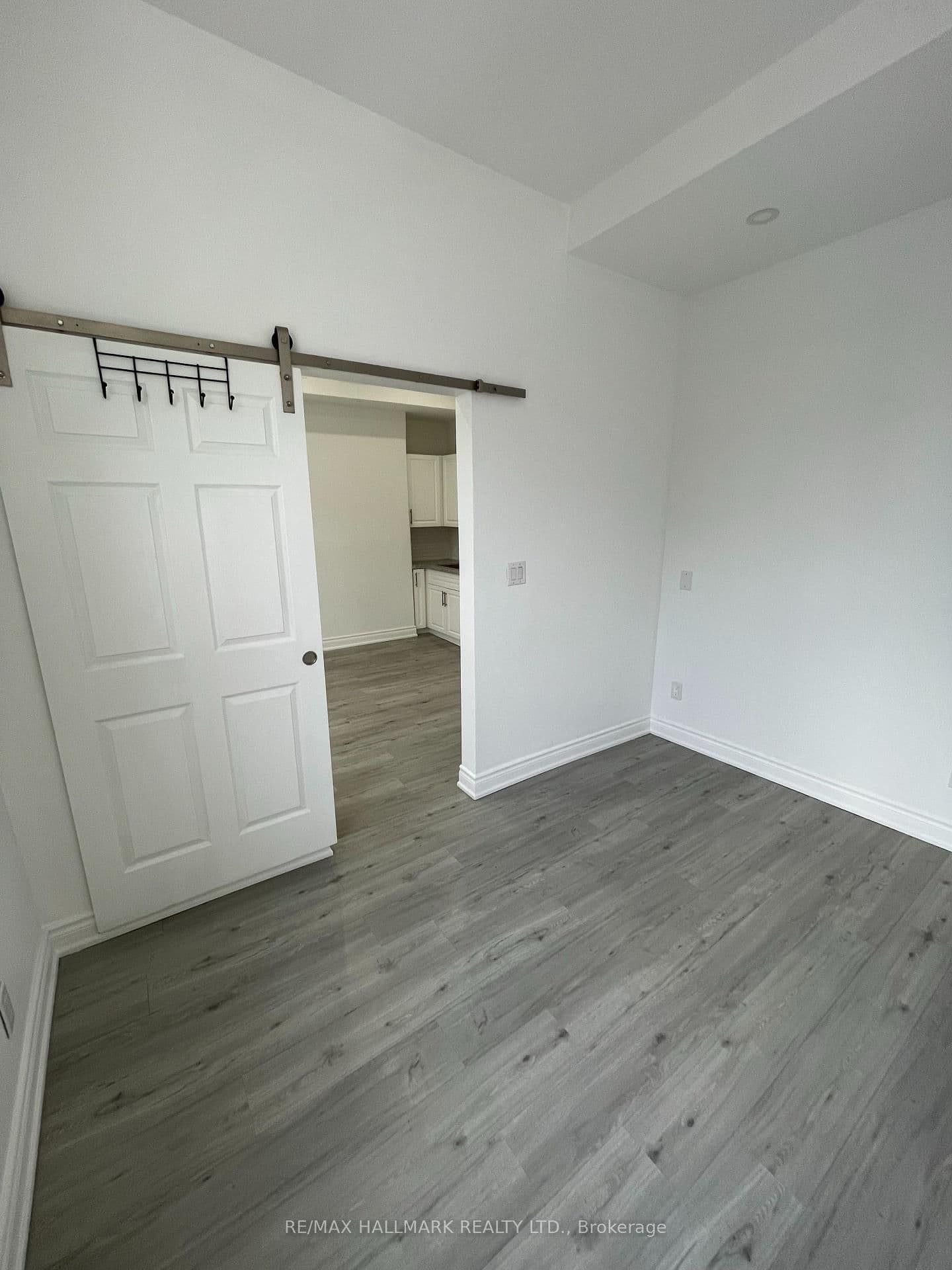 414 Dundas Street E thumbnail 35