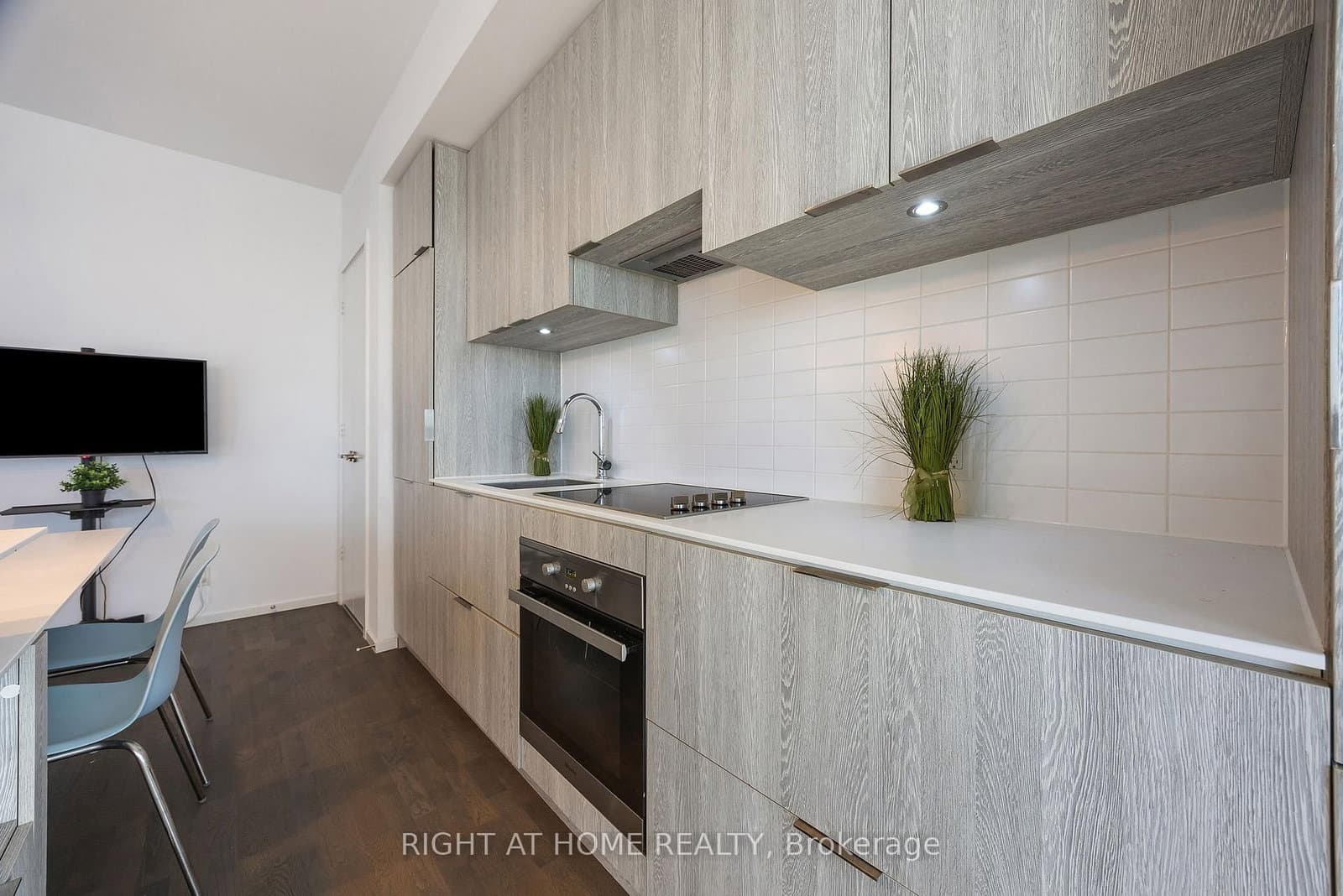 5 St. Joseph Street, Unit 3403 thumbnail 10