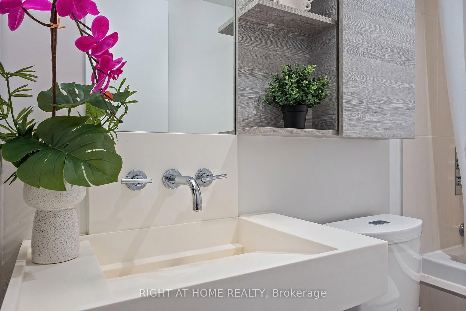 5 St. Joseph Street, Unit 3403 thumbnail 16