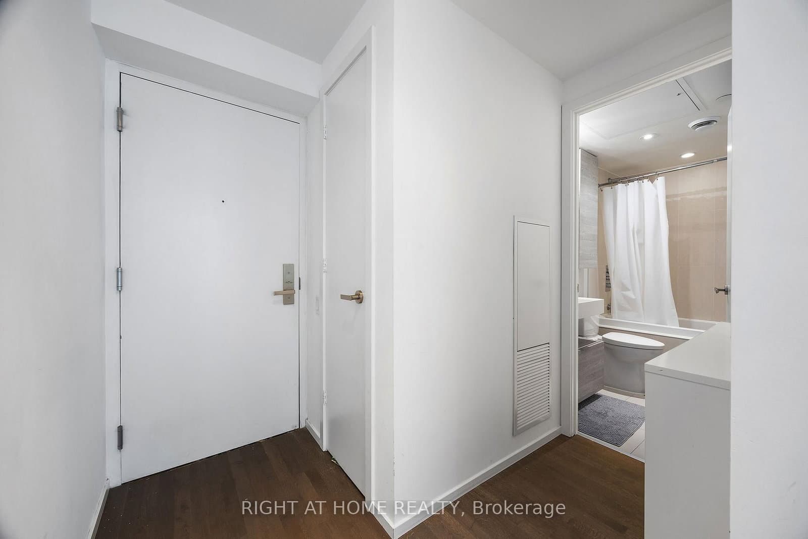 5 St. Joseph Street, Unit 3403 thumbnail 3